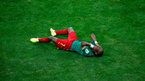 Camerún llora, la derrota y su despedida al Mundial 2014.
